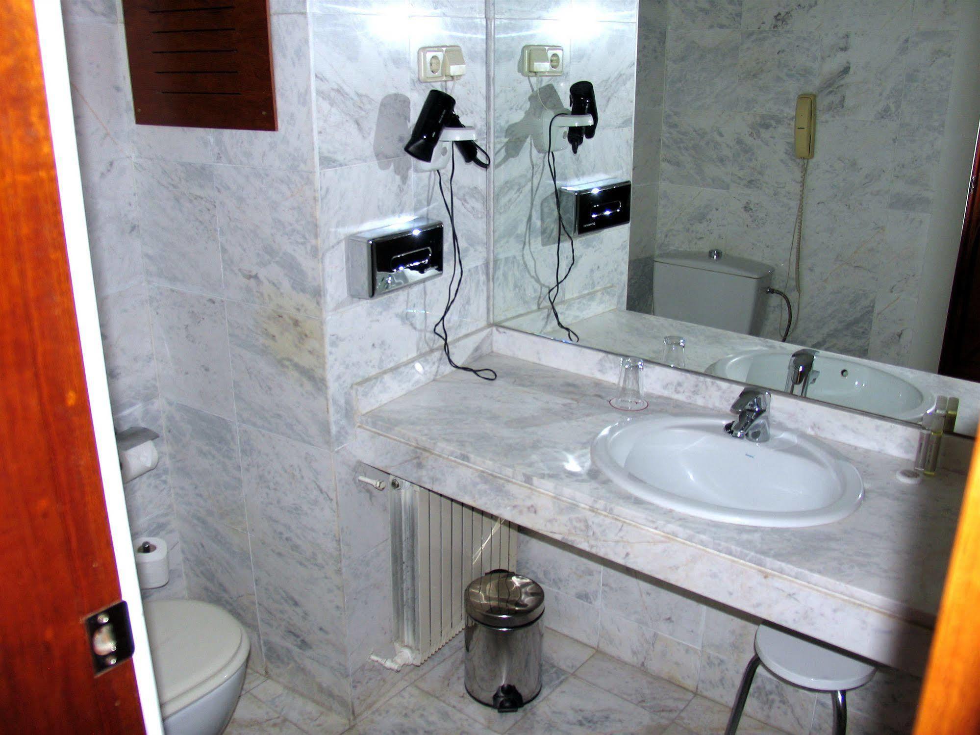 Hotel Pedralbes Barcelona Eksteriør bilde